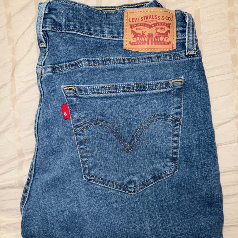 Levi's Women's Boyfriend Jeans in Classic Blue